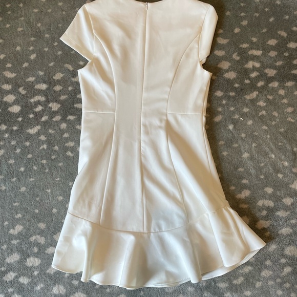 DO+BE white cap sleeve mini dress with ruffled hem - Picture 3 of 3